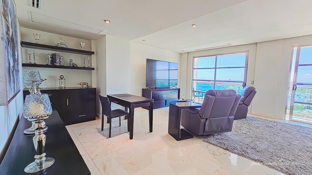 Departamento Novo Cancún en Puerto Cancún de 2 Recámaras en Renta Sin Muebles