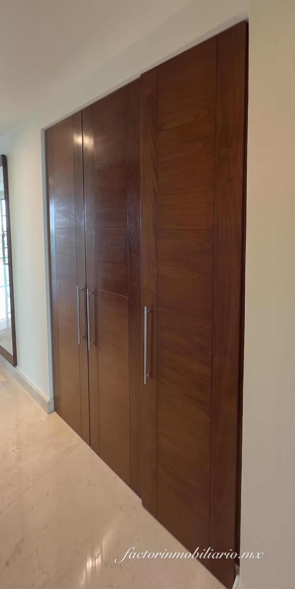 Departamento Novo Cancún en Puerto Cancún de 2 Recámaras en Venta Sin Muebles