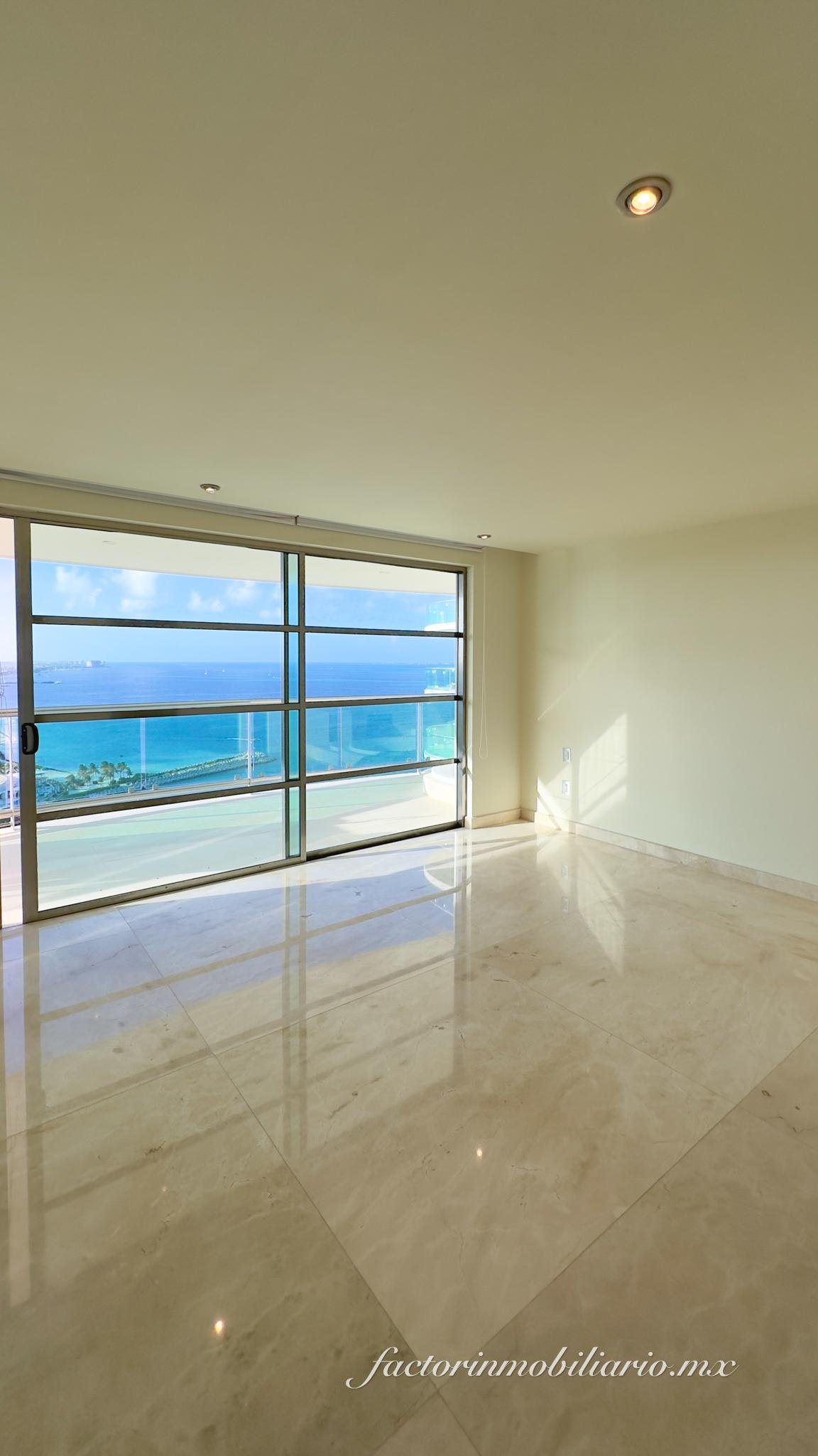 Departamento Novo Cancún en Puerto Cancún de 2 Recámaras en Venta Sin Muebles