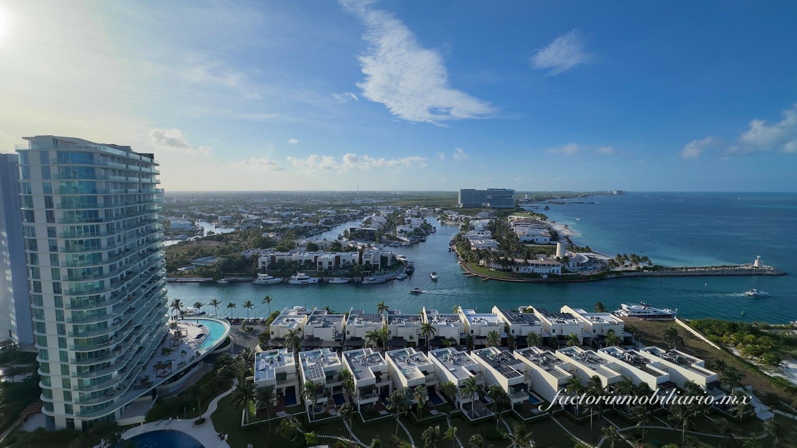 Departamento Novo Cancún en Puerto Cancún de 2 Recámaras en Venta Sin Muebles