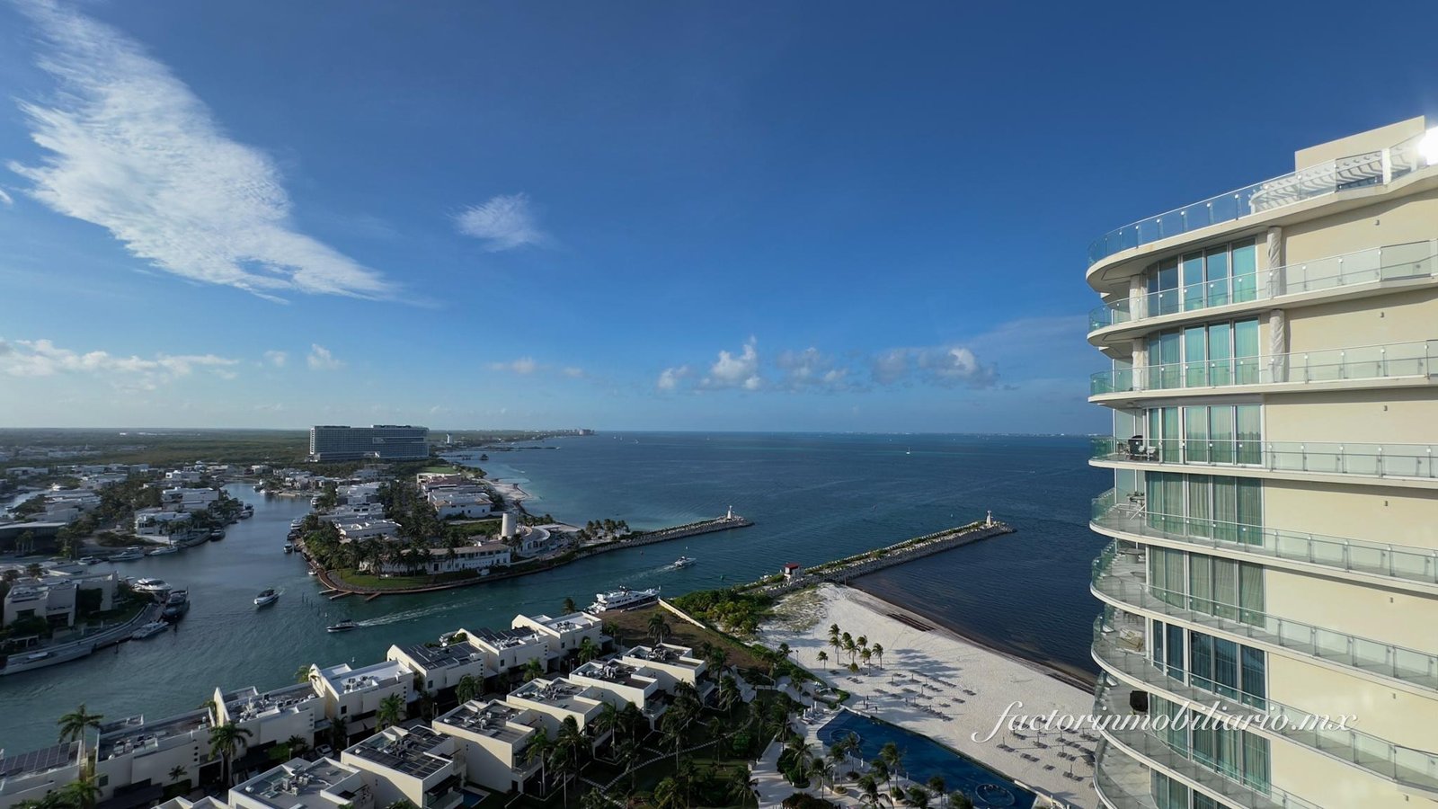 Departamento Novo Cancún en Puerto Cancún de 2 Recámaras en Venta Sin Muebles