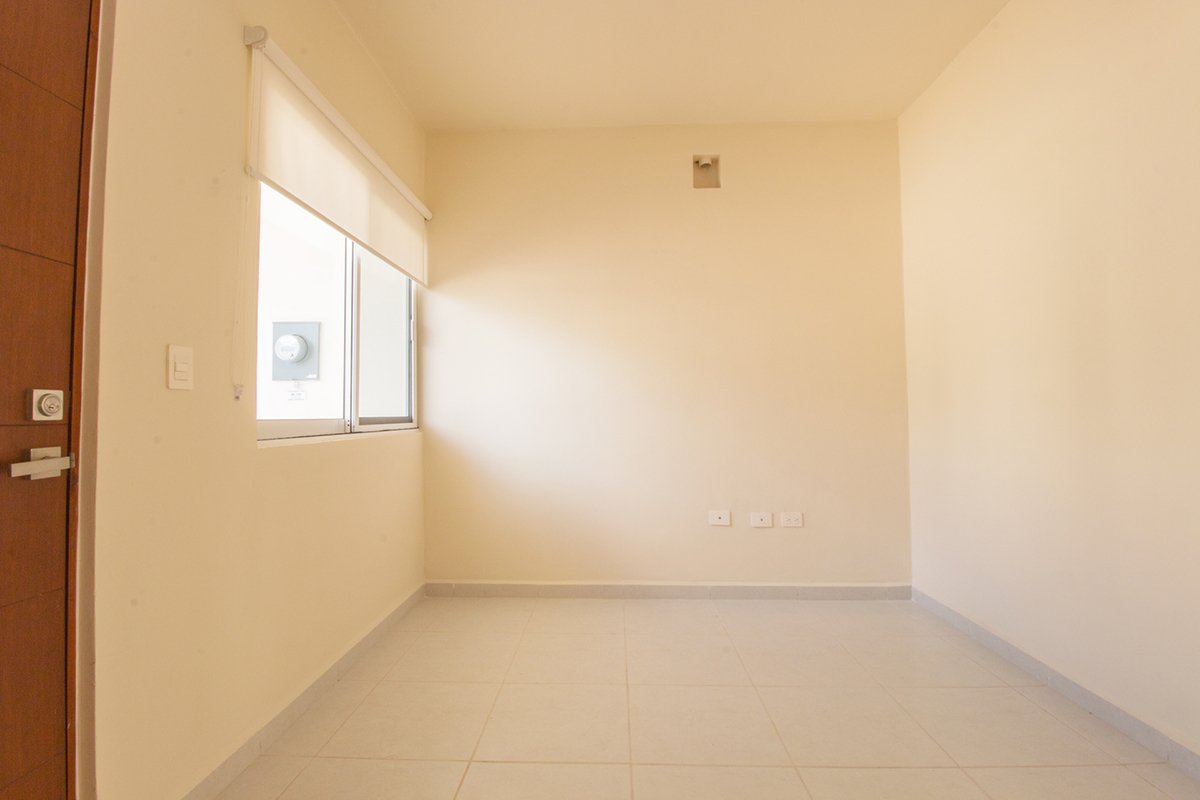 Casa en Venta en el Condominio York del Residencial Long Island en Av. Huayacán Cancún Centro