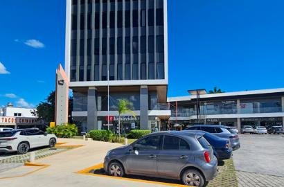 Oficina en Renta en Corner Center sobre Av. Huayacán