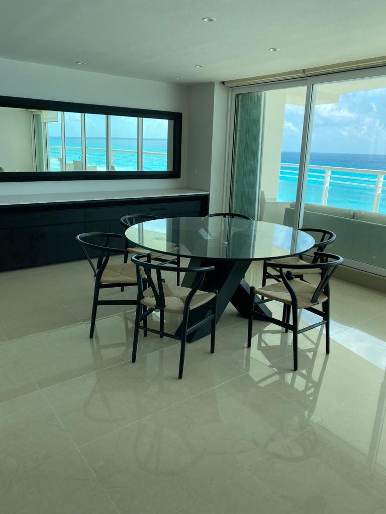 Departamento en Venta en el Condominio Maralago