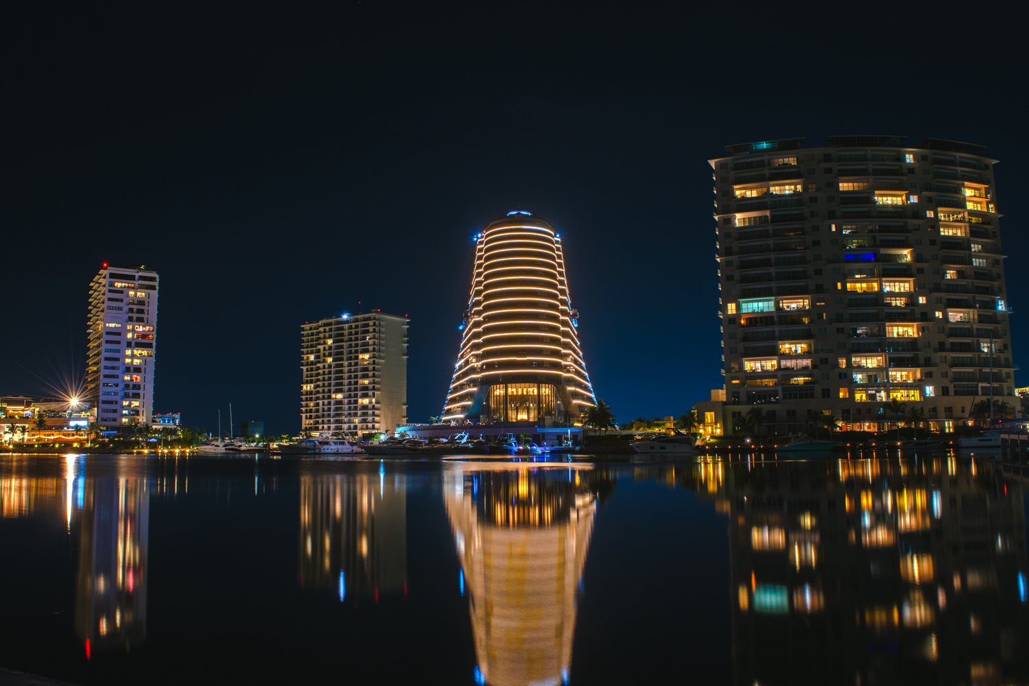 Shark Tower Puerto Cancún | Departamentos