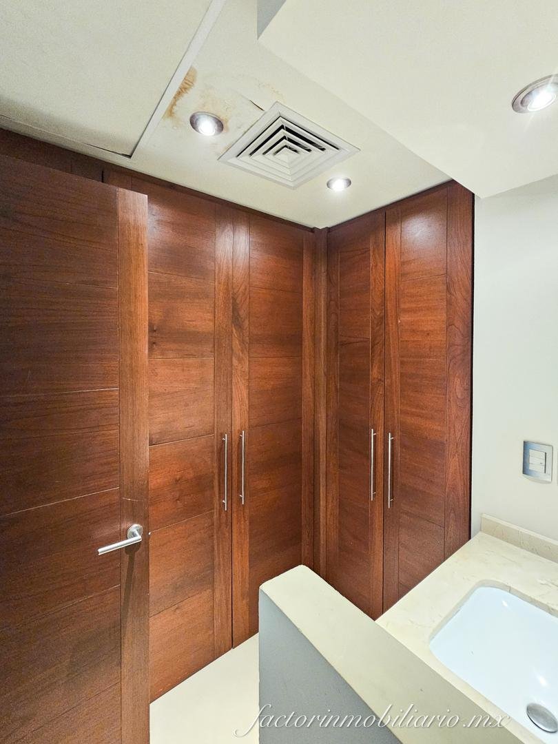 Departamento Novo Cancún de 2 Recamaras 206 m2 en Renta Amueblado