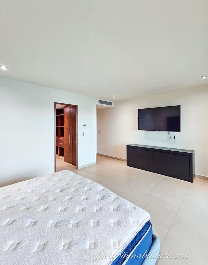 Departamento Novo Cancún de 2 Recamaras 206 m2 en Renta Amueblado