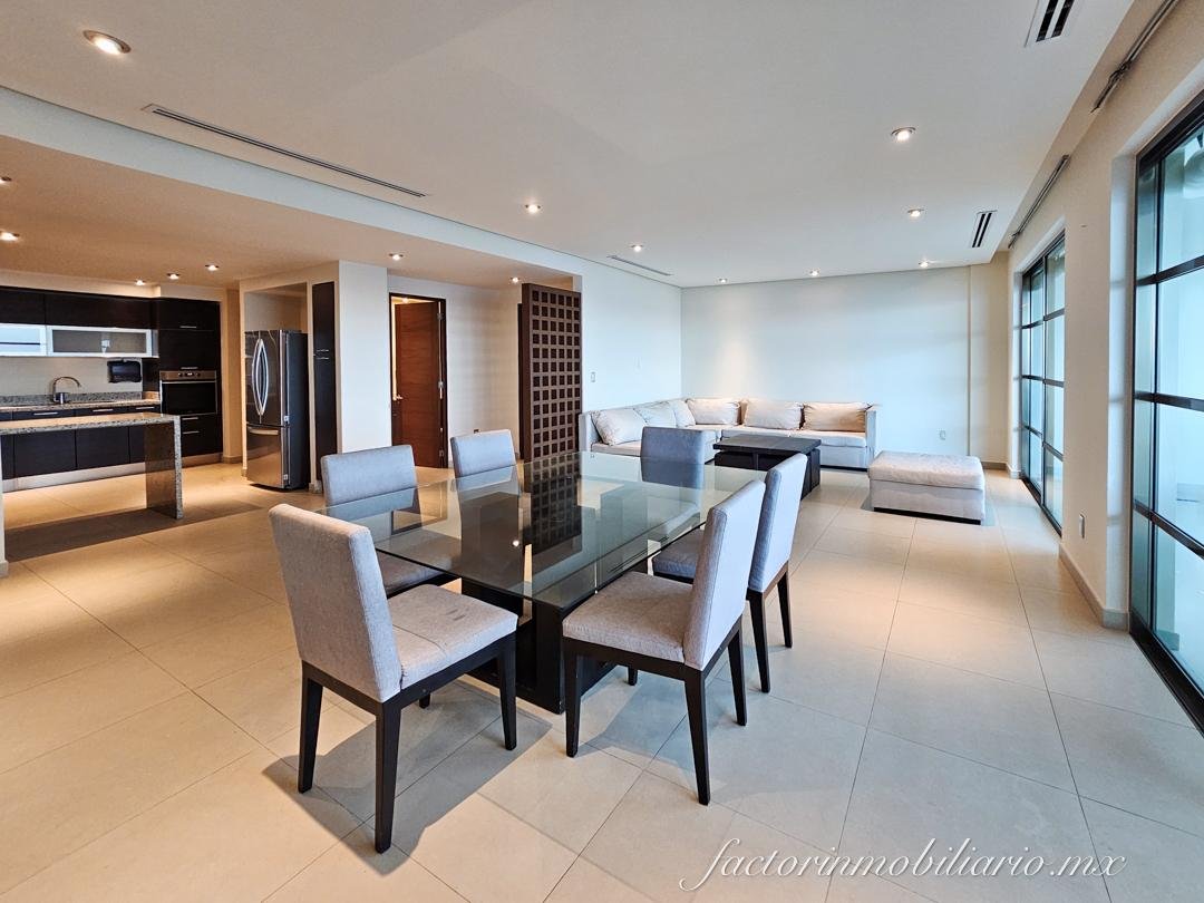 Departamento Novo Cancún de 2 Recamaras 206 m2 en Renta Amueblado