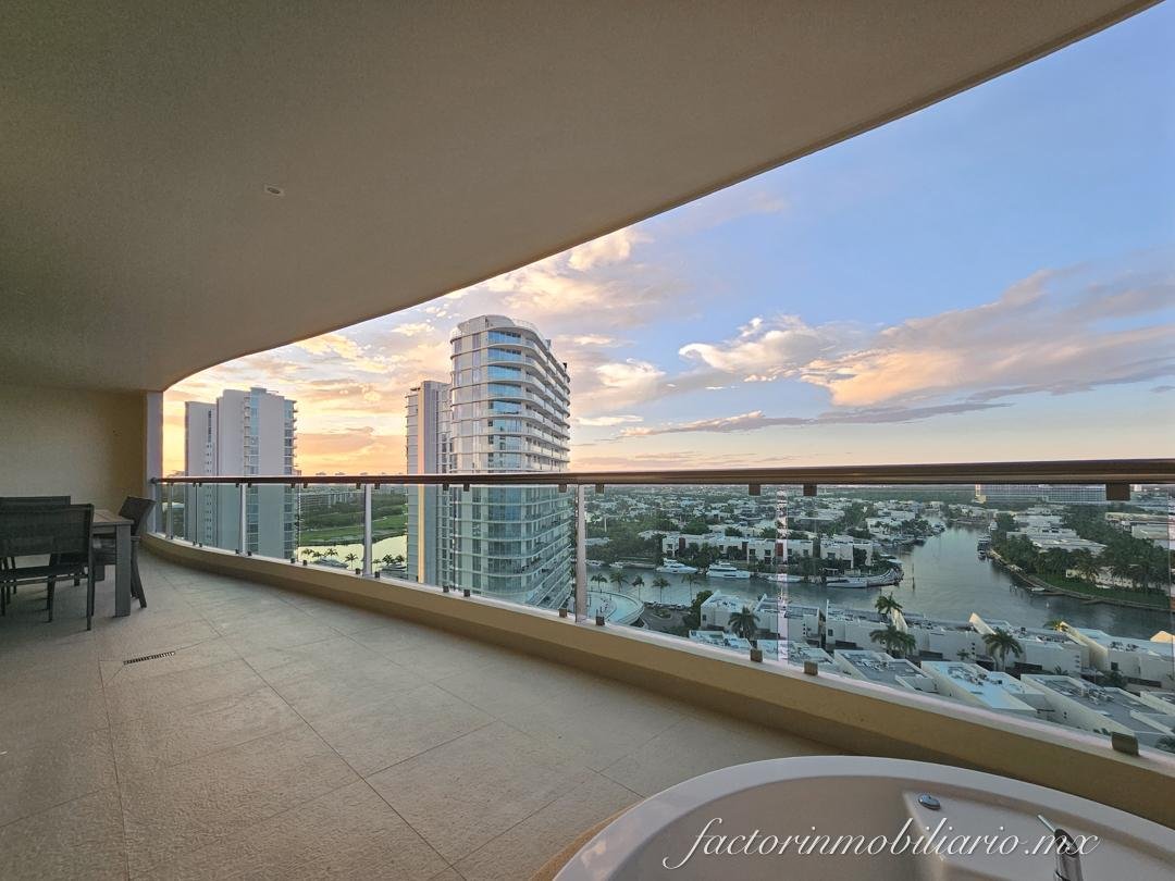 Departamento Novo Cancún de 2 Recamaras 206 m2 en Renta Amueblado