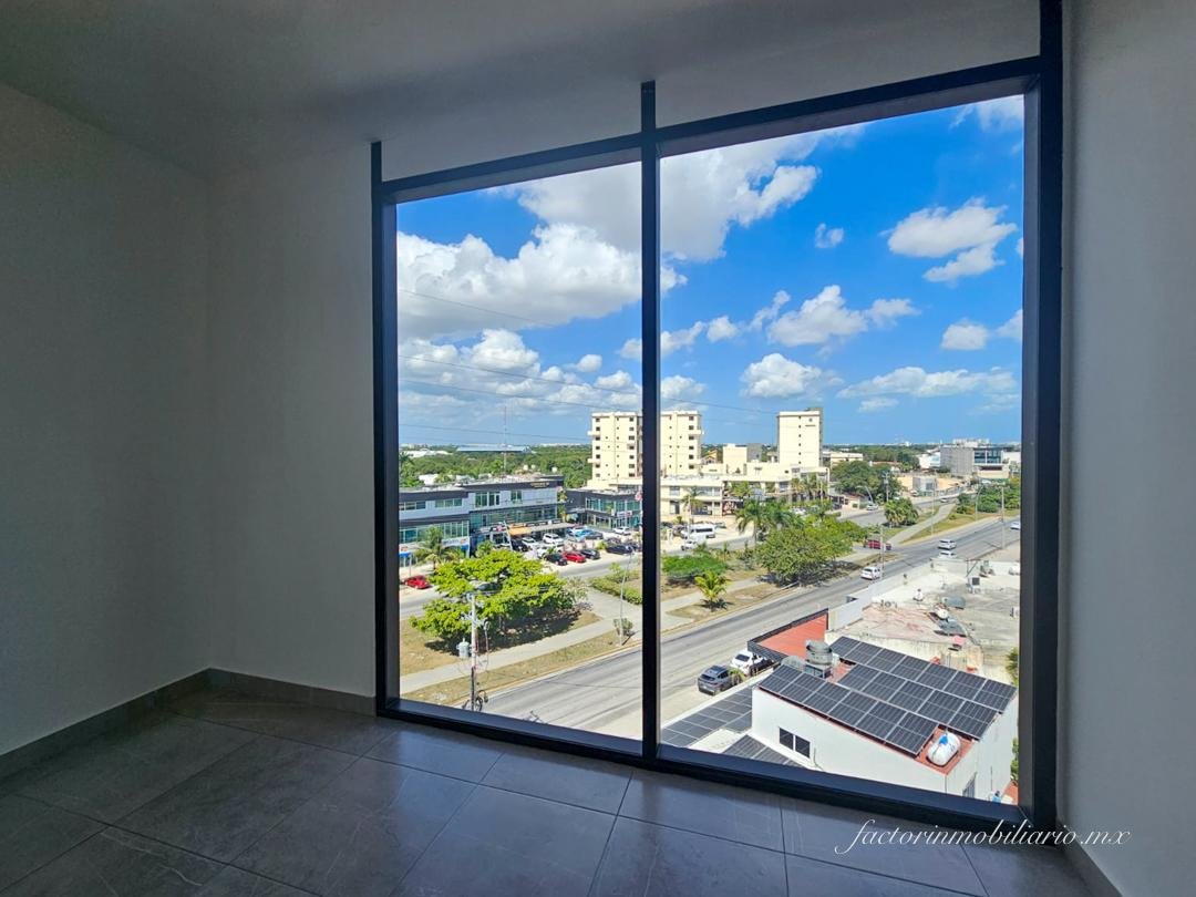 Oficina en Renta en Corner Center sobre Av. Huayacán