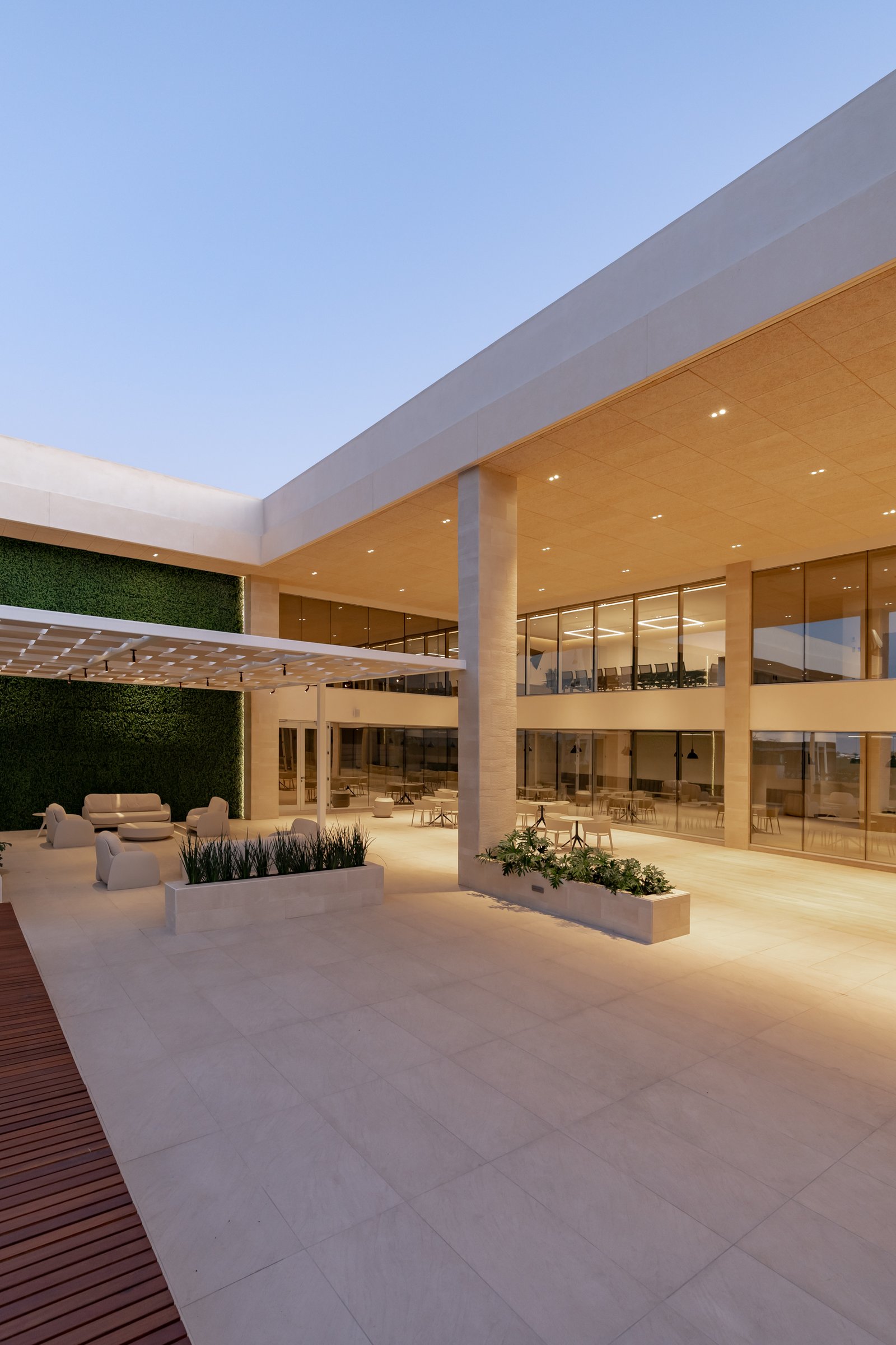 NIDO Puerto Cancún | Locales Comerciales