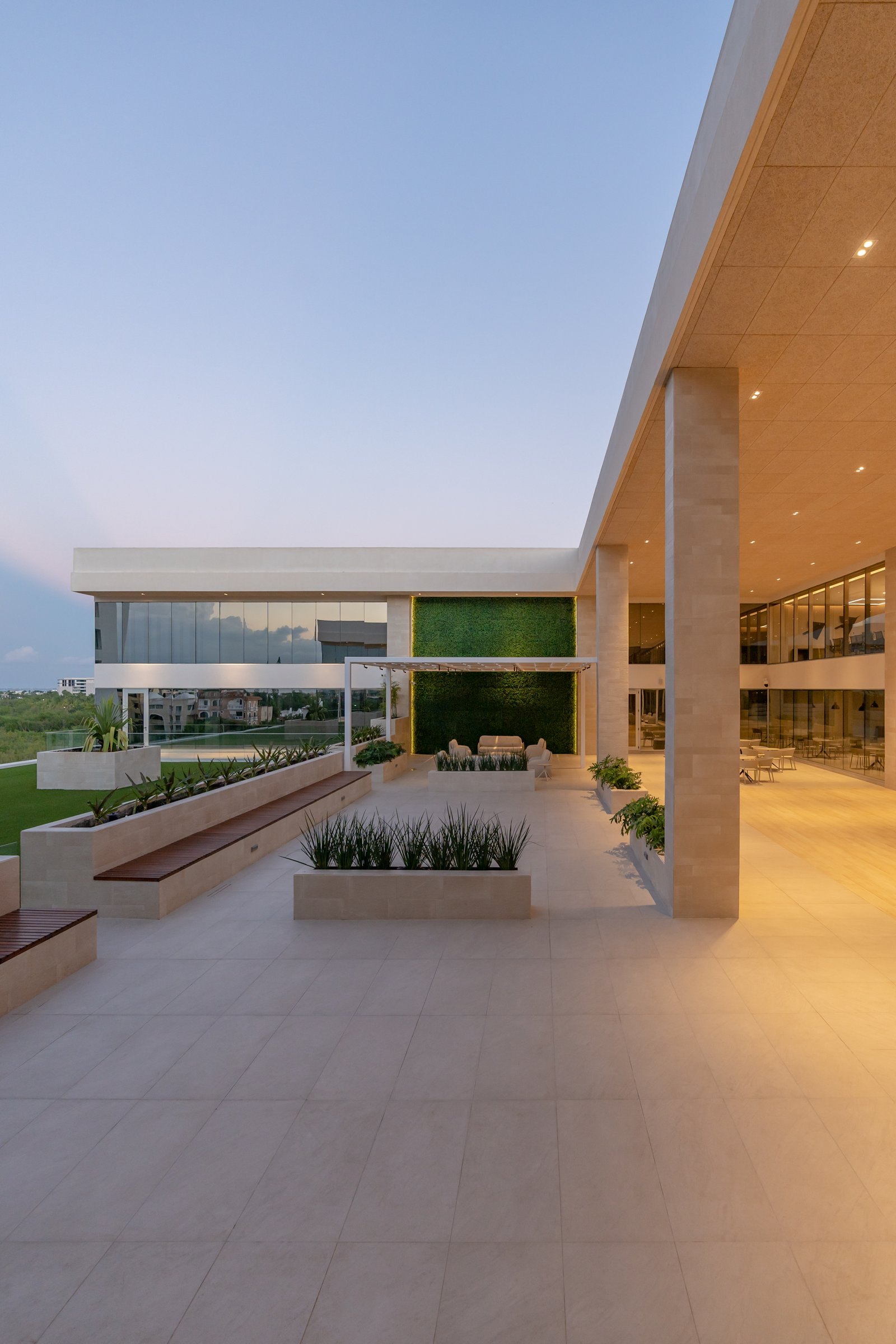 NIDO Puerto Cancún | Locales Comerciales
