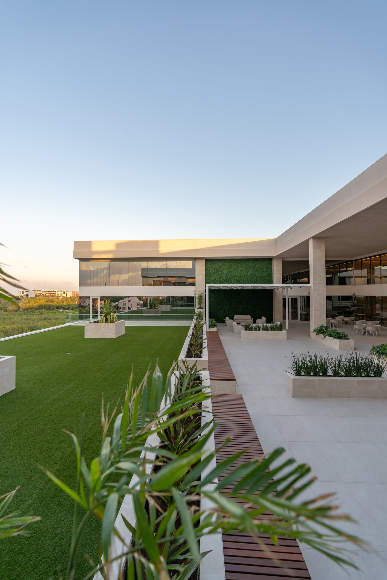 NIDO Puerto Cancún | Locales Comerciales