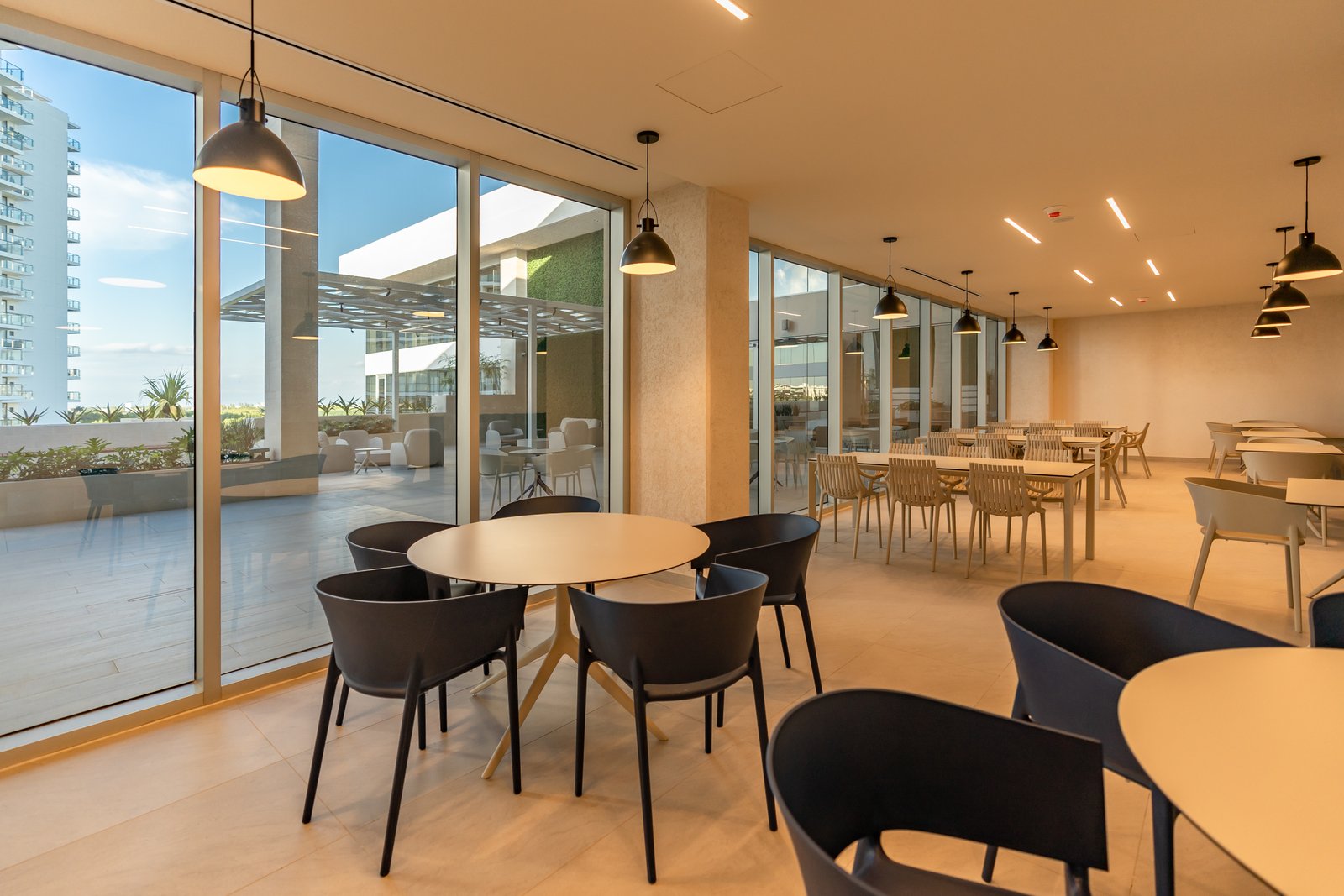 NIDO Puerto Cancún | Locales Comerciales