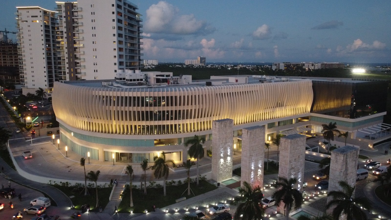 NIDO Puerto Cancún | Locales Comerciales
