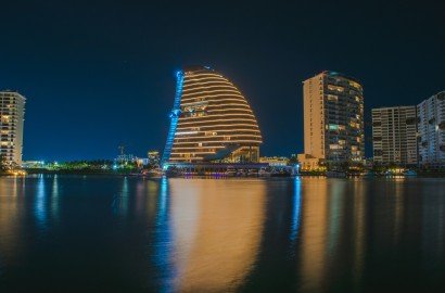 Shark Tower Puerto Cancún